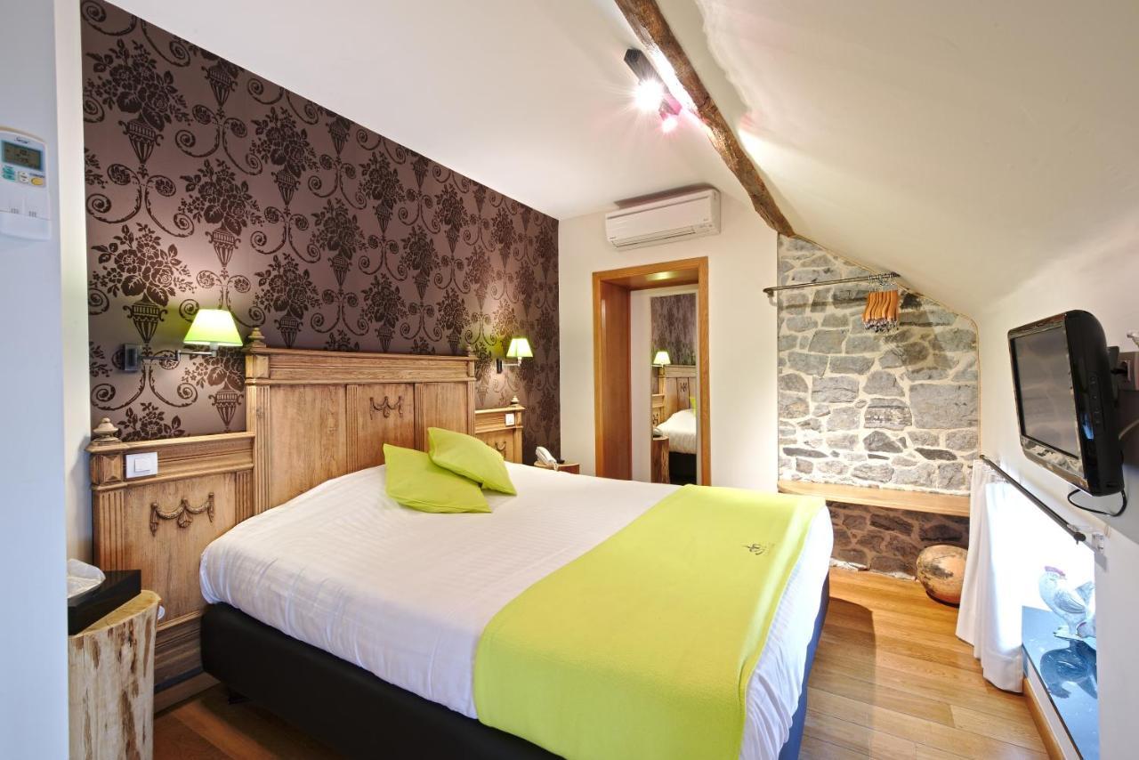 Hotel Le Saint Hadelin Celles  ภายนอก รูปภาพ